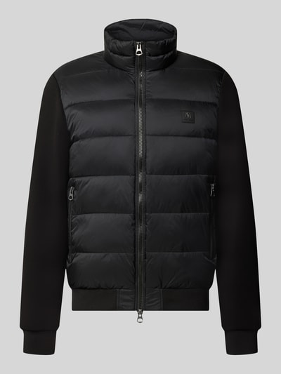 Produktfoto, schwarze Jacke mit Label-Patch und Stehkragen von Antony Morato, gesteppte Vorderseite, elastische Abschlüsse, Slim Fit