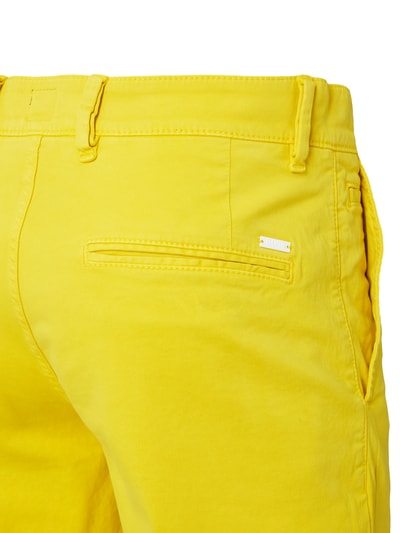 BOSS Orange Slim Fit Shorts mit Stretch-Anteil Modell 'Schino' Gelb 2