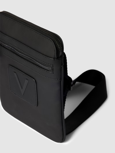 VALENTINO BAGS Umhängetasche mit Label-Patch Modell 'SKYR CROSSBAG medium' Black 2