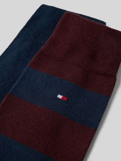 Produktfoto, Socken aus Baumwoll-Mix im 2er-Pack von Tommy Hilfiger, ciemnogranatowe i bordowe kolory, miękka tekstura, skarpetki męskie