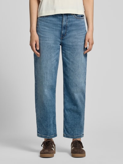 Vrouwenmodel draagt jeans met steekzakken model 'FLOWN' van Drykorn, mix van katoen en elastaan, relaxed fit, dames, vooraanzicht gehele lichaam.