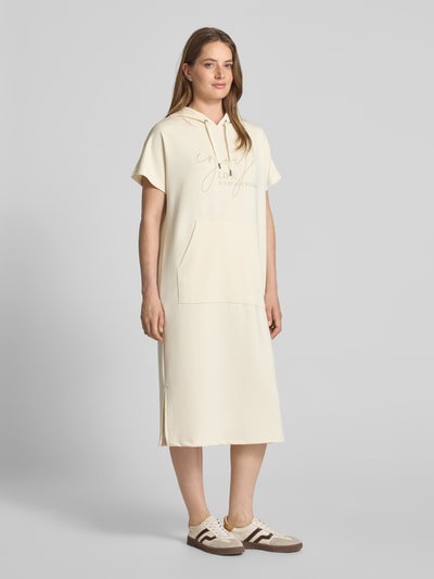 Soyaconcept Sukienka z dzianiny dresowej z kapturem model ‘BANU’ Złamany biały 1