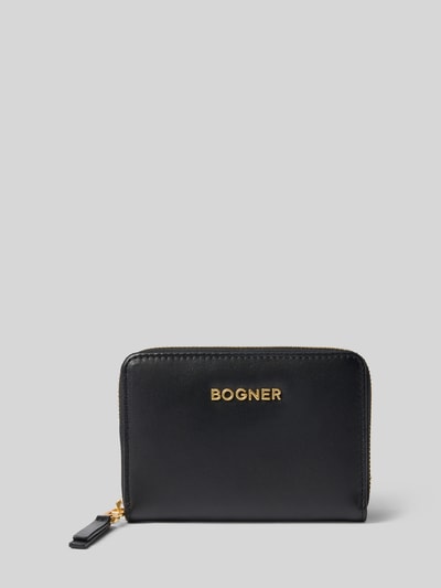 Produktfoto, Portemonnaie mit Rundum-Reißverschluss von BOGNER in Schwarz, glatte Textur, metallic Label-Detail, goldfarbener Reißverschluss, Hauptfach, Münzfach und Kartenfächer, auf grauem Hintergrund