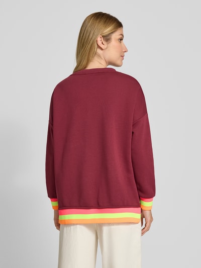 miss goodlife Sweatshirt mit Statement-Print und V-Ausschnitt Bordeaux 5