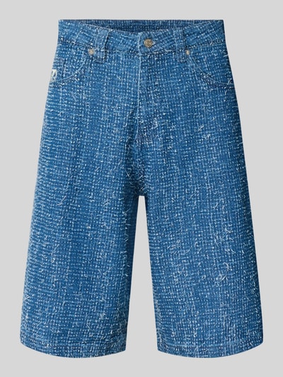Produktfoto, Jeansshorts mit Strukturmuster und Eingrifftaschen von Karl Kani, niebieski, fakturowany wzór, bawełna, krój regular fit, szerokość w rozmiarze 32: 44 cm, długość wewnętrzna nogawki: 32 cm