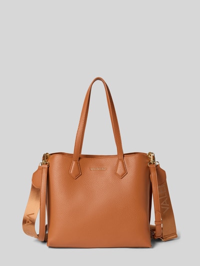 Produktfoto, Handtasche in Leder-Optik Modell 'Fall' von VALENTINO BAGS in Braun mit geteiltem Hauptfach, abnehmbarem Schulterriemen und Logo-Detail
