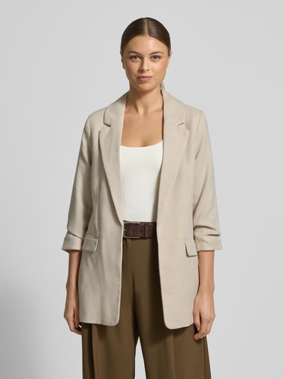 Modelka nosi Slim Fit Longblazer mit Viskose-Anteil Modell 'FRIDA' od Vero Moda, beżowy melanż, krój slim fit, tkanina, przód, ujęcie całej sylwetki