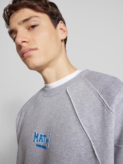 Review X MATW Sweatshirt mit Label-Print Hellgrau Melange 3