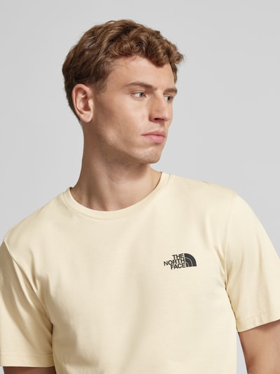 The North Face T-shirt z nadrukiem z logo model ‘SIMPLE DOME’ Beżowy 3