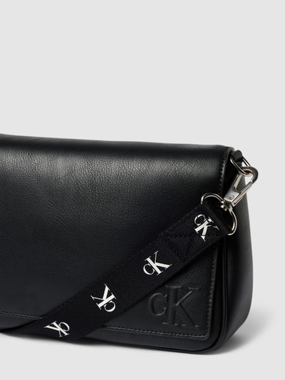 Calvin Klein Jeans Umhängetasche in Leder-Optik Modell 'ULTRALIGHT' Schwarz 3