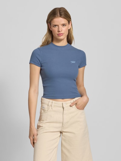 Tommy Jeans T-shirt o kroju slim fit z mieszanki bawełny Szaroniebieski 4