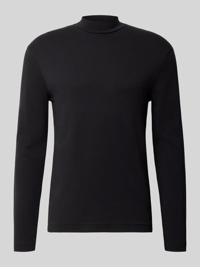 Produktfoto, schwarzes Longsleeve mit Stehkragen Modell 'MORITZO' von DRYKORN, gerader Schnitt, glatte Oberfläche, Schulter leicht überschnitten, Rückenlänge bei Größe M 67 cm.