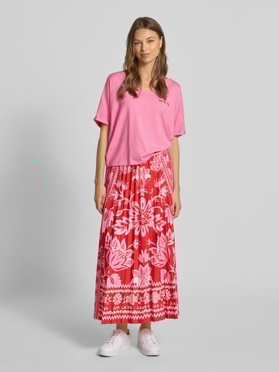 Oui Boxy fit T-shirt met V-hals Roze - 1