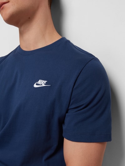 Nike T-shirt in gemêleerde look, model 'CLUB' Marineblauw - 3