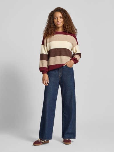 Only Sweter z dzianiny o luźnym kroju z mieszanki wiskozy model ‘ATIA’ Bordowy 1