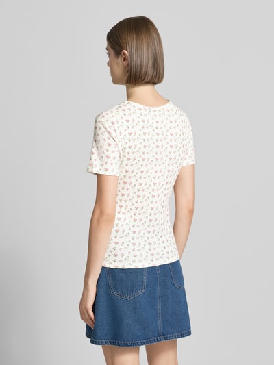 Frauenmodel trägt Damen T-Shirt von Pieces, Slim-Fit, Optik:Allover-Muster, Ripp, Reine Baumwolle, Rückansicht, Modell 'TURIEL'