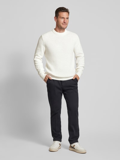 Casual Friday Sweter z dzianiny z fakturowanym wzorem model ‘Karl’ Złamany biały 1