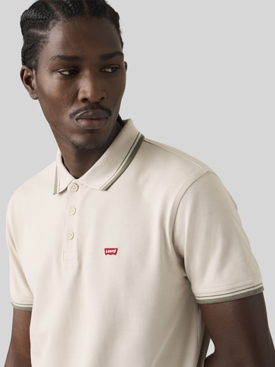 Levi's® Regular Fit Poloshirt mit Kontraststreifen Beige 3