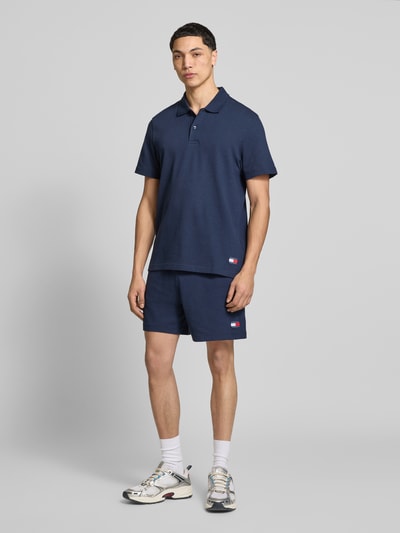 Tommy Jeans Regular Fit Sweatshorts aus Baumwoll-Mix Marine 1