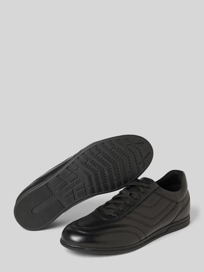 Produktfoto, Sneaker aus echtem Leder Modell 'Renan' von Geox in Schwarz mit Logo-Prägung, profilierter Sohle, abgerundeter Passform, Herrenschuh, Absatzhöhe 2 cm, Schafthöhe 9 cm, Schaftweite 7 cm.