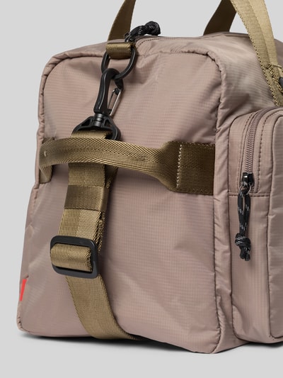 Produktfoto, Weekender mit Reißverschlusstaschen Modell 'EVERETT' von HUGO in Mehrfarbig Optik, Reißverschluss, Henkel, verstellbarer Schulterriemen, Logo-Print aus Silikon