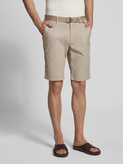 Christian Berg Men Regular Fit Shorts mit Gürtel Mud 4