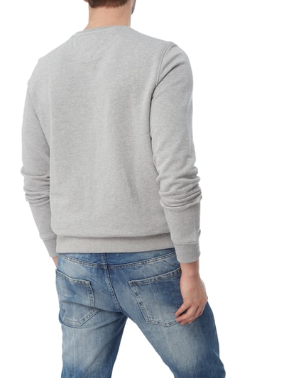 Tommy Jeans Sweatshirt mit Logo-Flockprint  Mittelgrau Melange 5