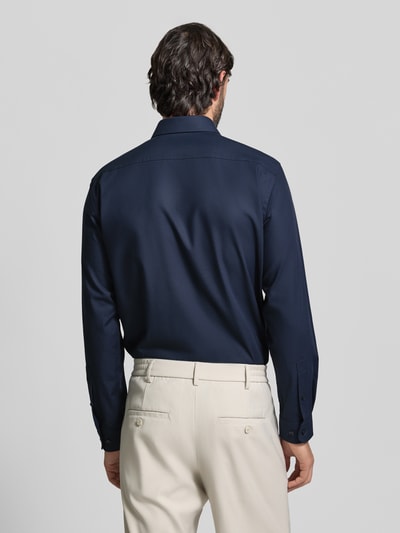 Christian Berg Men Regular Fit Businesshemd mit Kentkragen Marine 5