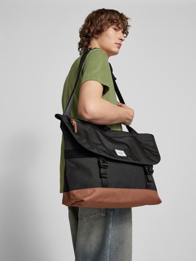 Herschel Tas met labelpatch, model 'Cove Messenger' Zwart - 1