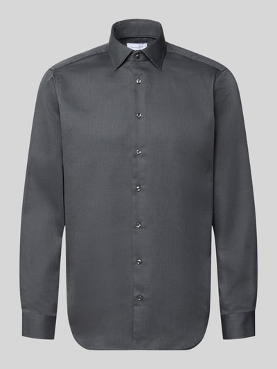 Produktfoto, Regular Fit Business-Hemd mit Kentkragen von Christian Berg Men aus puur katoen, fijn gestructureerd, effen design, knoopsluiting, maat 39/40 ruglengte 78 cm, schouderbreedte 47 cm, mouwlengte 65 cm