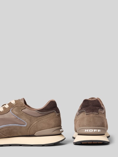 Produktfoto, Sneaker aus Leder-Mix mit Logo-Detail Modell 'City' von HOFF in Braun- und Beigetönen, leicht profilierte Sohle, runde Form, Strukturmix, Damen Sneaker, Absatzhöhe 2 cm, Schafthöhe 9 cm, Schaftweite 8 cm