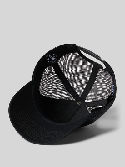 Produktfoto, Trucker Cap mit Label-Stitching Modell 'NEYYAN BRANSON' von '47 aus schwarzer Baumwolle mit Netzstruktur und verstärktem Schirm, größenverstellbar