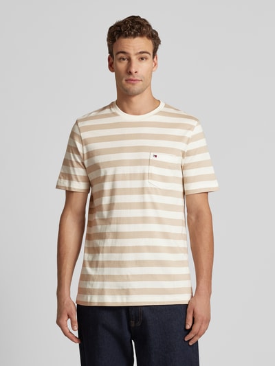 Tommy Hilfiger Slim Fit T-Shirt mit Rundhalsausschnitt Sand 4