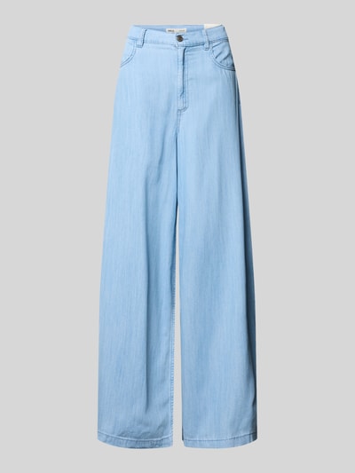 Produktfoto, hellblaue Wide Fit Jeans aus Lyocell-Mix Modell 'Eva' von Mango mit Eingriff- und Gesäßtaschen, glatte Struktur.