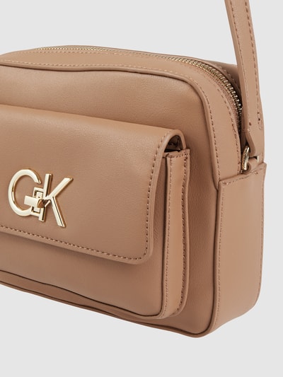 CK Calvin Klein Camera Bag in Leder-Optik   Camel 3