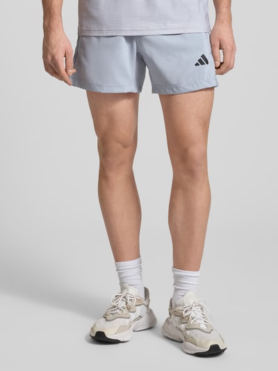 adidas Training Shorts mit Label-Print Mittelgrau 4