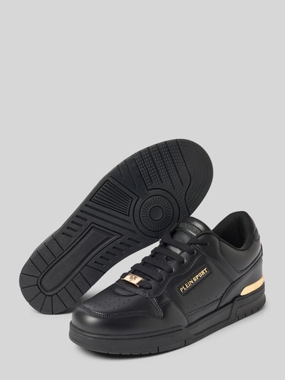 Produktfoto, Sneaker mit Schnürverschluss Modell 'VIPER' von PLEIN SPORT in Schwarz mit abgerundete Spitze, Label-Detail, strukturierte Sohle, Absatzhöhe 3 cm, Schafthöhe 9 cm, Schaftweite 8 cm.