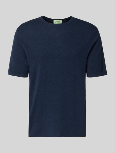 Produktfoto, Strickshirt mit Kaschmir-Anteil und Knopfleiste von FTC Cashmere, mieszanka bawełny i kaszmiru, krój slim fit, kołnierzyk polo, listwa guzikowa, długość tyłu w rozmiarze 50: 64 cm