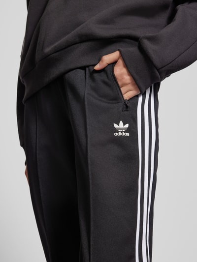 adidas Originals Spodnie treningowe o kroju regular fit z nadrukiem z logo model ‘BECKENBAUER’ Czarny 3