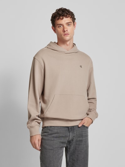 Calvin Klein Jeans Hoodie mit Logo-Print und Känguru-Tasche Taupe 4