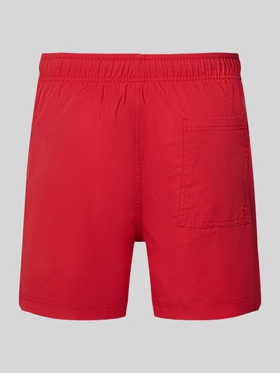 Produktfoto, leuchtend rote Badehose mit Label-Stitching Modell 'MAUI' von Jack & Jones, elastischer Bund, Regular Fit, Tunnelzug, Rückansicht
