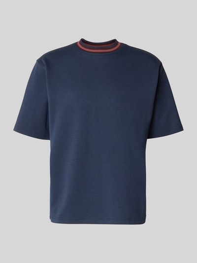 Produktfoto, T-Shirt mit Rundhalsausschnitt von Jake*s, Herren T-Shirt aus Baumwoll-Mix, Regular-Fit, Kontraststreifen, dunkelblau