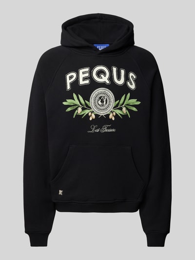 PEQUS Hoodie mit Label-Motiv-Print Modell 'Olive Coin Relic' Black 1