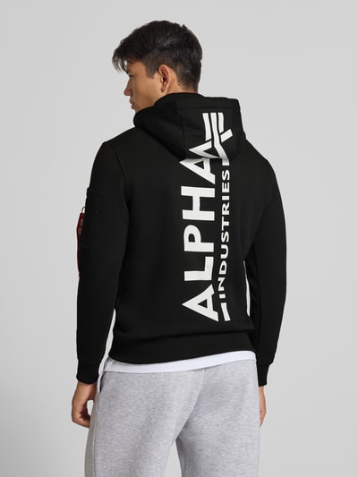 Alpha Industries Hoodie mit Känguru-Tasche und rückseitigem Label-Print Black 5