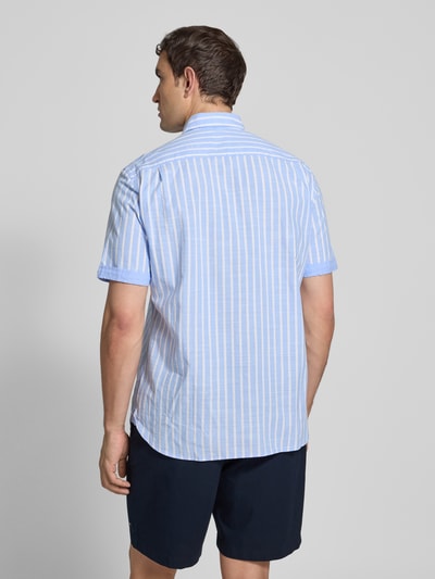 Christian Berg Men Koszula casualowa regular fit z kołnierzykiem typu kent Błękitny 5