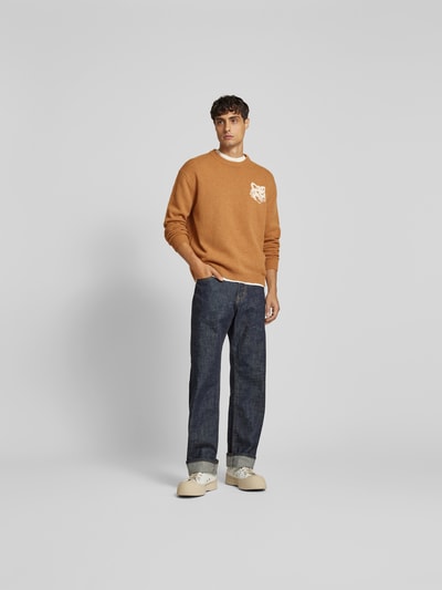 MAISON KITSUNE Pullover mit Label-Print Camel 1