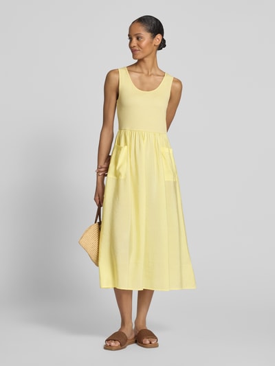 Rich & Royal Sukienka midi z nakładanymi kieszeniami Jasnożółty 1
