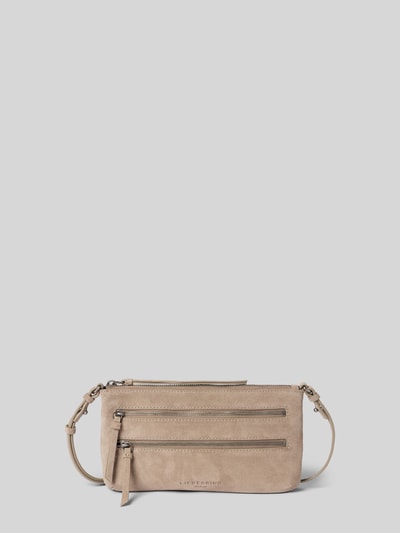 Produktfoto, Crossbody Bag aus echtem Leder von LIEBESKIND BERLIN in Beige mit Reißverschlussfächern und schmalem Schulterriemen, strukturierte Oberfläche