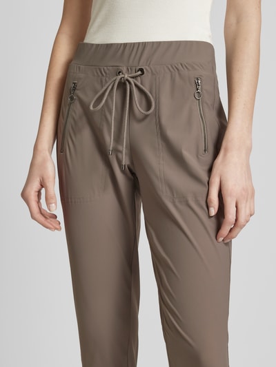 MAC Spodnie o kroju tapered fit z kieszeniami zapinanymi na zamek błyskawiczny model ‘EASY ACTIVE’ Błotnisty 3