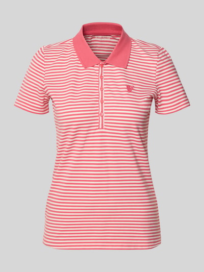 Produktfoto, Regular Fit Poloshirt aus Baumwoll-Mix von Tom Tailor mit Optik:Allover-Muster, gestreift, Motiv-Stitching, Polokragen, V-Ausschnitt, kurze Knopfleiste, Ärmelform: Kurzarm, Materialverarbeitung: Piqué, Material: Baumwoll-Mix, Farbkombination aus Rosa und Weiß, feine horizontale Streifenstruktur.